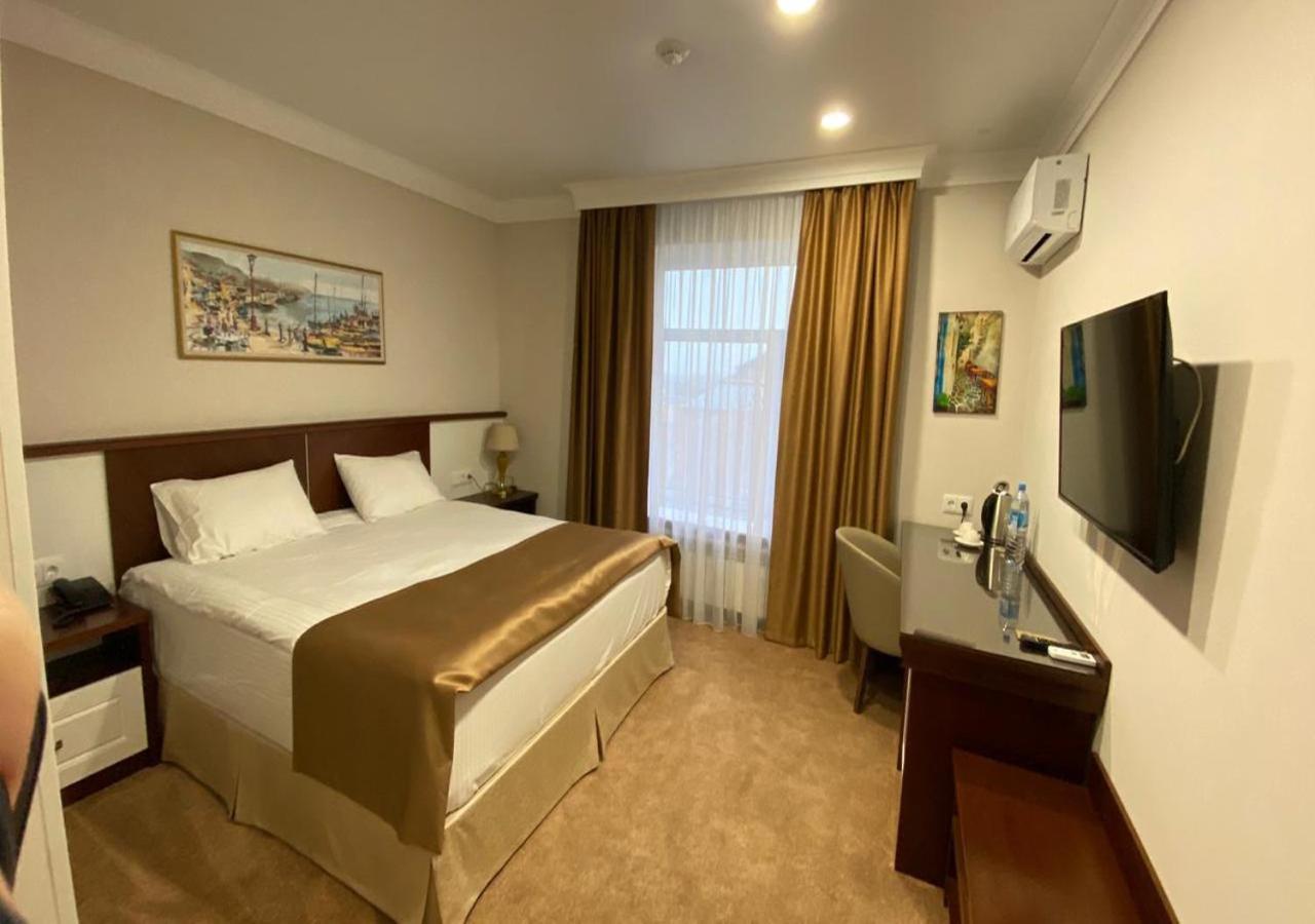 Boutique Hotel Kaspi Temirtau ภายนอก รูปภาพ